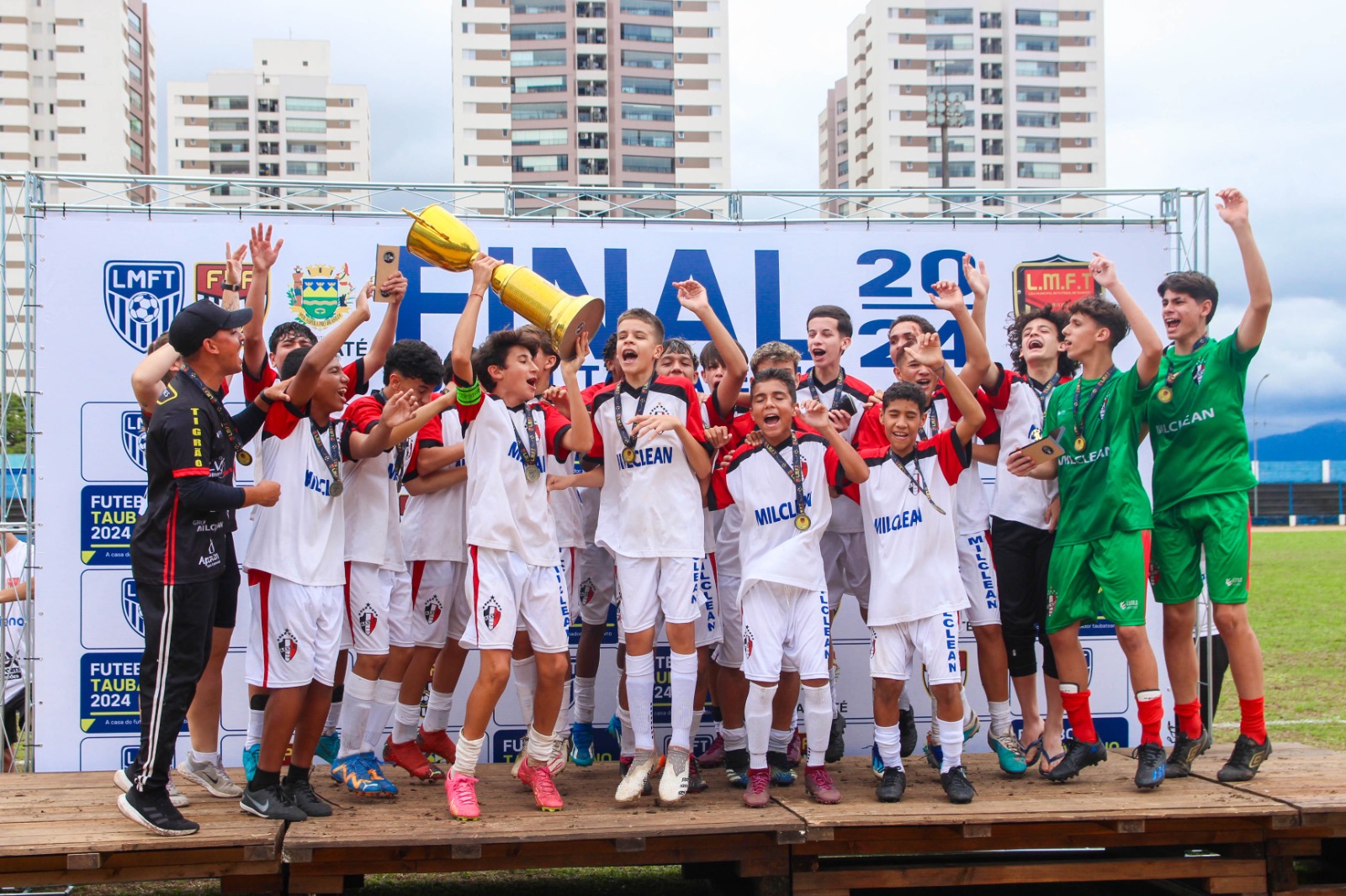 Solta o grito: É CAMPEÃO, É CAMPEÃO